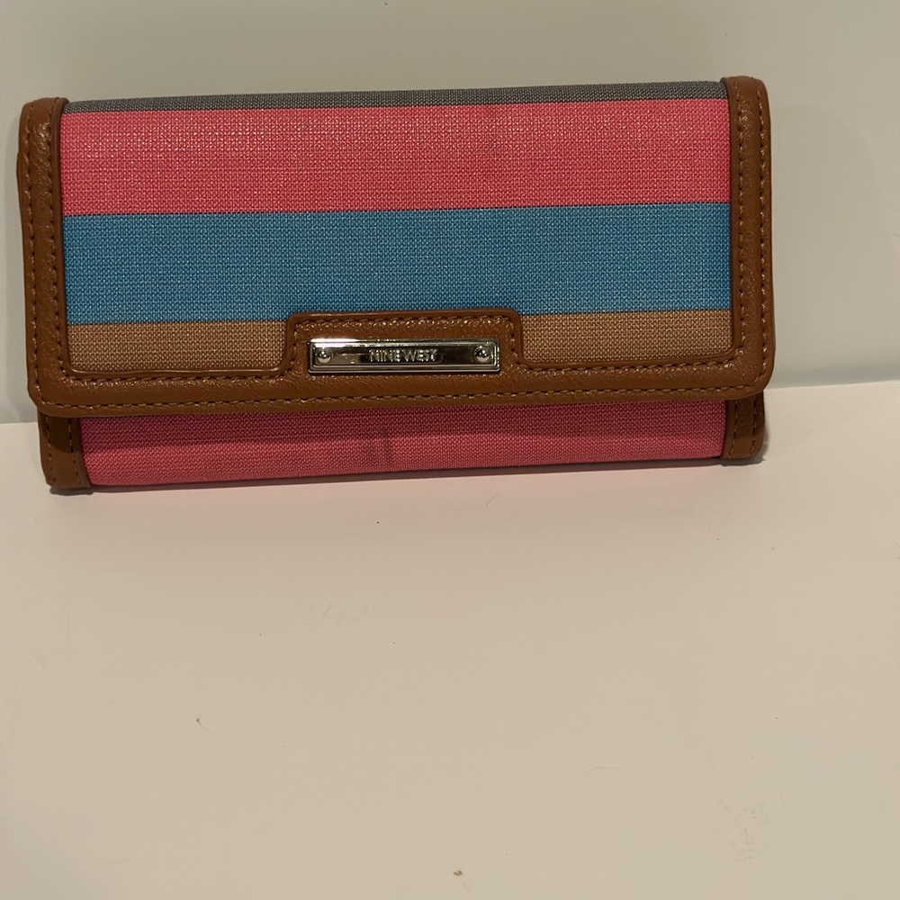 Nine West color block wallet